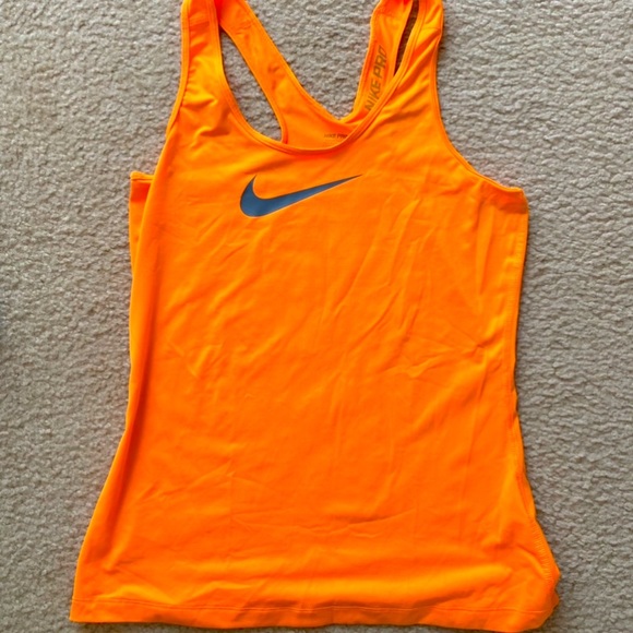 Nike Women’s size medium orange tank top. EUC. - Picture 1 of 1
